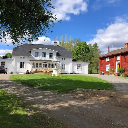 Bredsjoe Gamla Herrgard White Dream Mansion Hallefors  Экстерьер фото