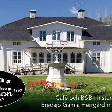 Bed and Breakfast Bredsjoe Gamla Herrgard White Dream Mansion Hallefors  Экстерьер фото